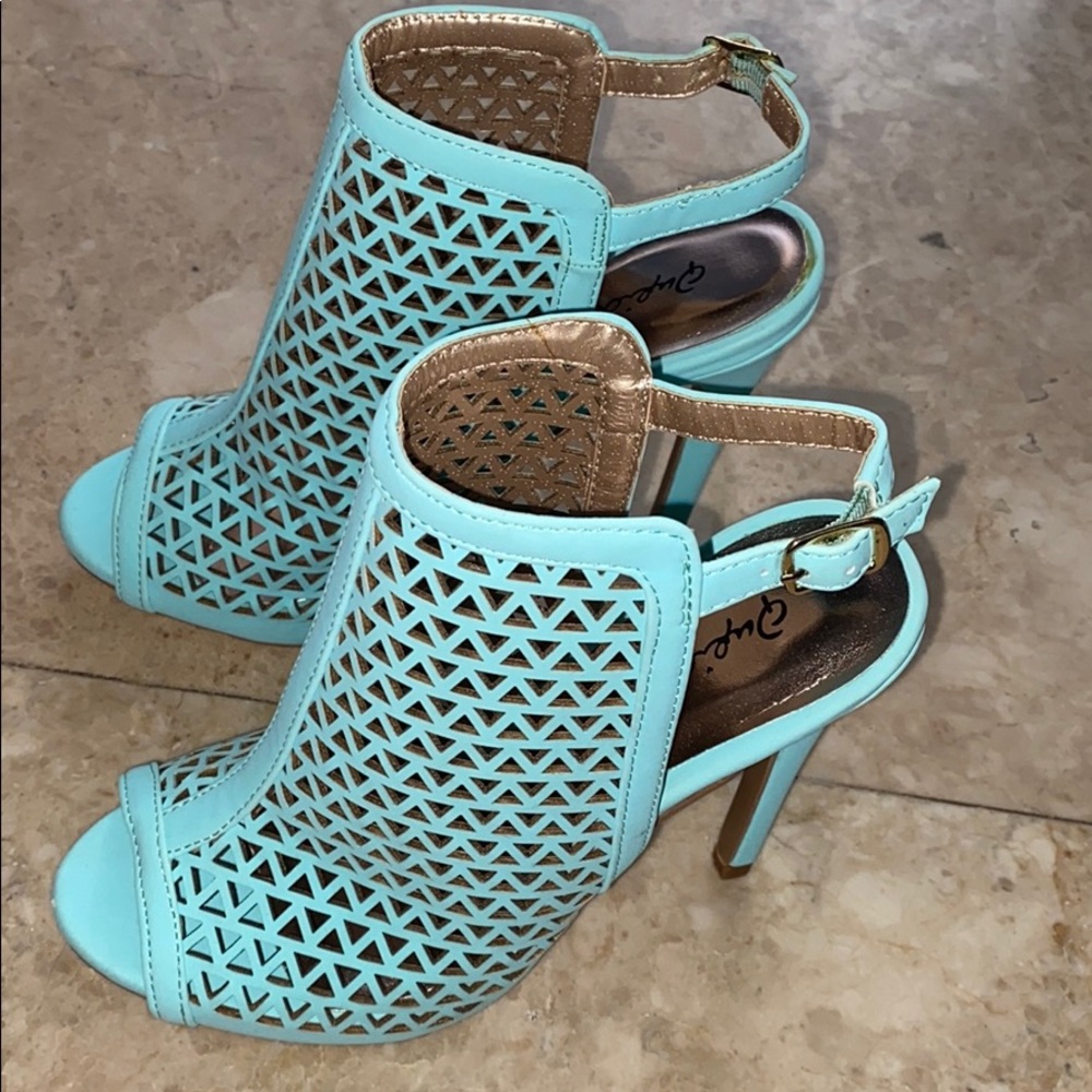 Mint Heels - Picture 6 of 13